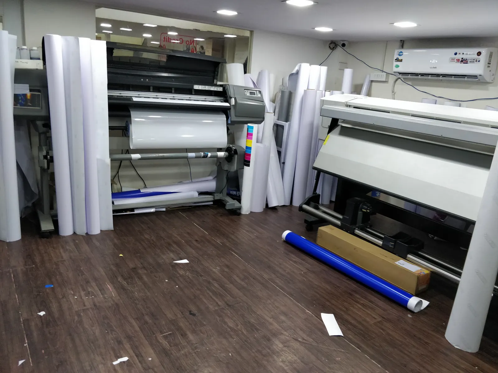 Printing machines at the Crewnited production unit