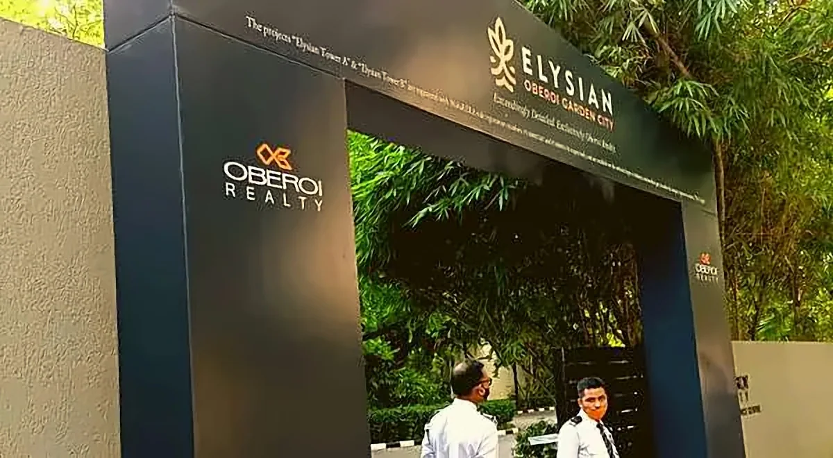 Realty site hoarding and flex branding by Crewnited